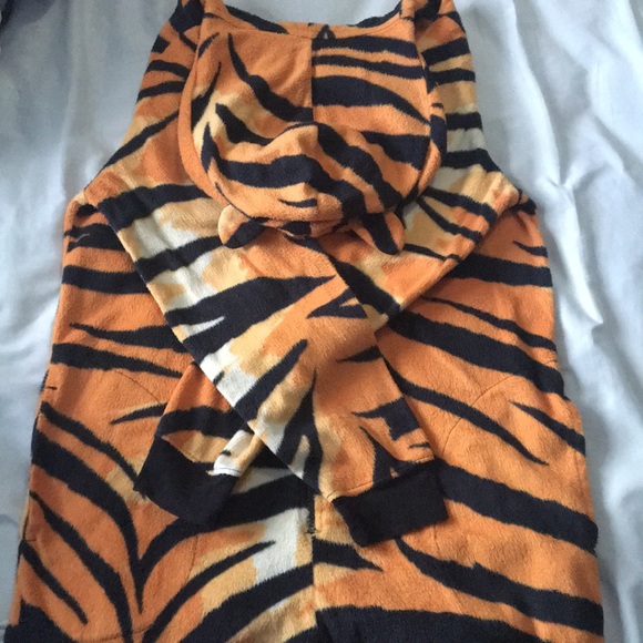 Women’s tiger print soft onesie pajamas - Picture 2 of 7